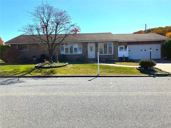 2560 Park View Rd, Slatington, PA 18080