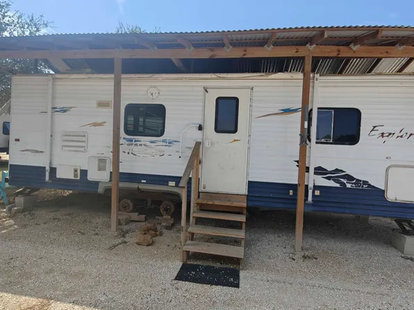 772 Humble Camp Rd #17-30, Pleasanton, TX 78064