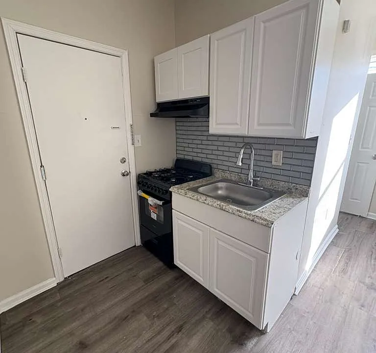 101 Camden St #1