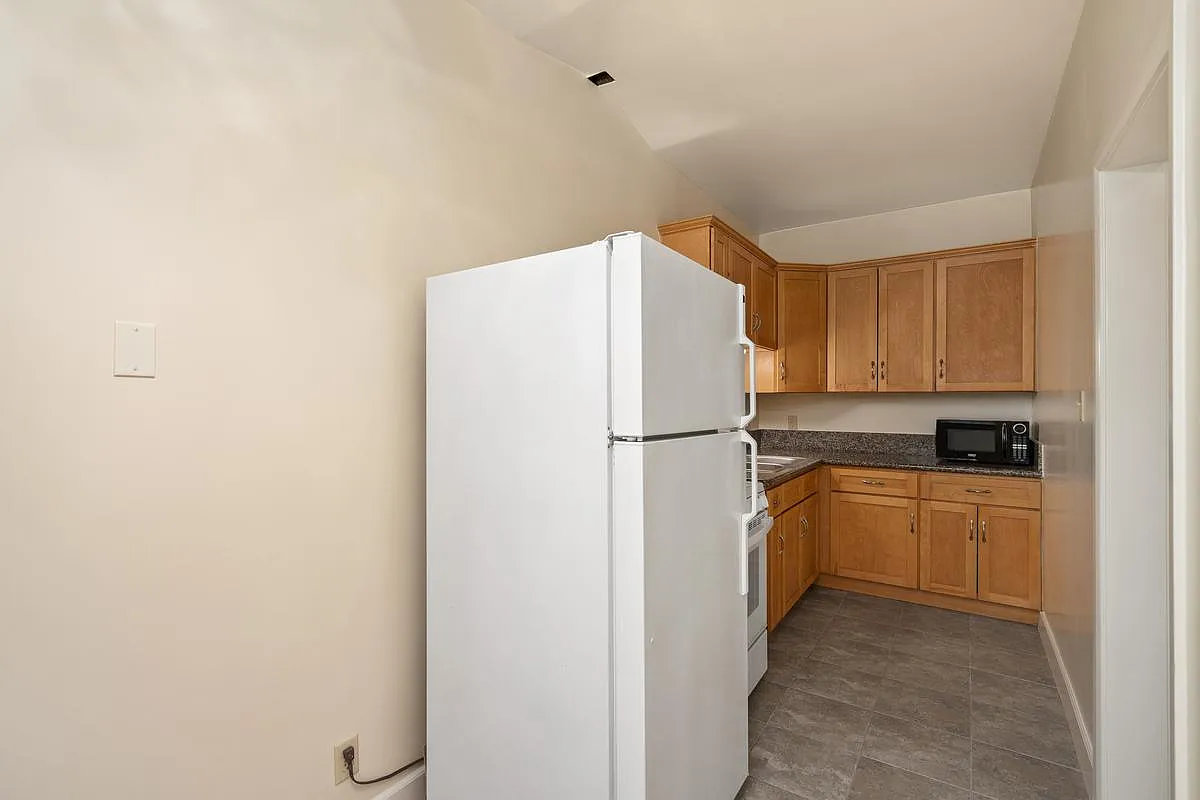 Studio, 500 sqft, $1,545 — Photo 3