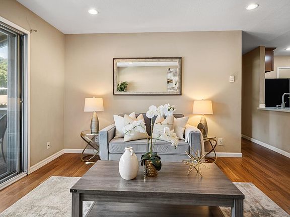 4th image of 209 Boardwalk Ave APT H