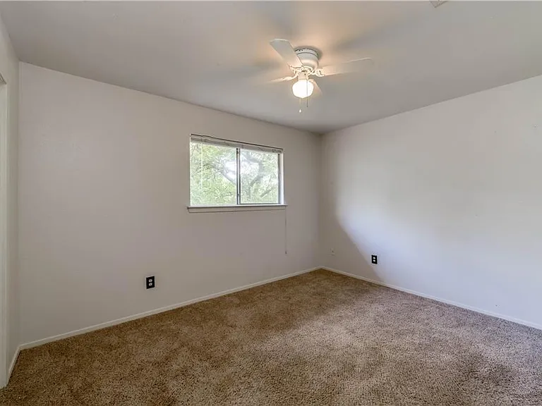 4200 Everest Ln — Photo 17