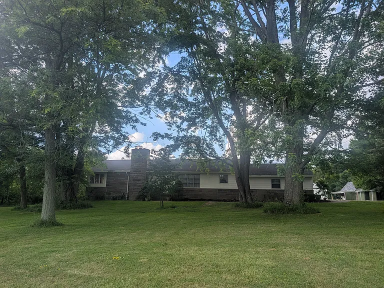 225 E Mennonite Rd — Photo 25