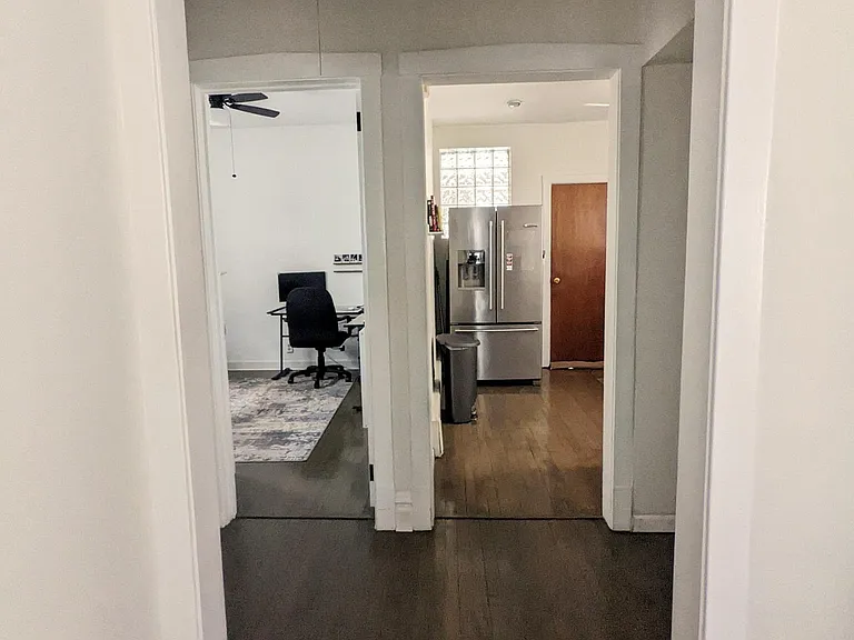 1458 W Belle Plaine Ave — Photo 13
