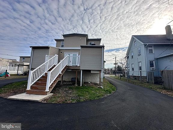 4th image of 1019 N Broad St