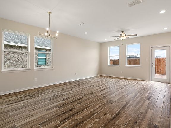 5th image of 301 Houston Dr