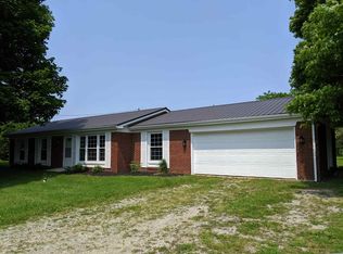 9534 Angling Rd, Kendallville, IN 46755