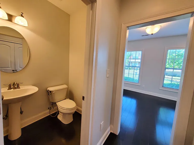 3260 Beacon St — Photo 9