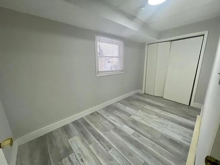 416 E 2nd St — Photo 26