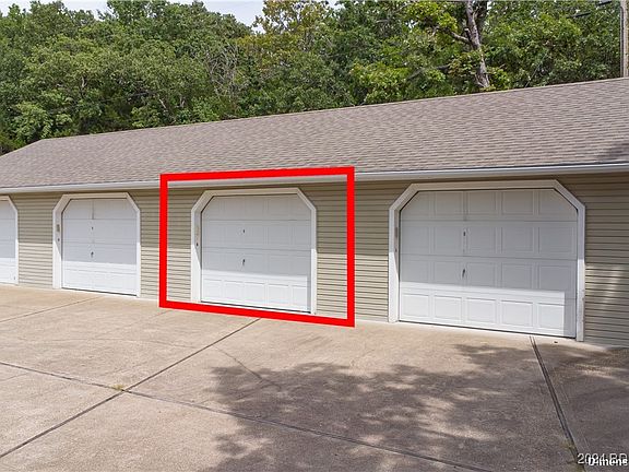 4th image of 27 Hawthorn Dr Unit 2-A