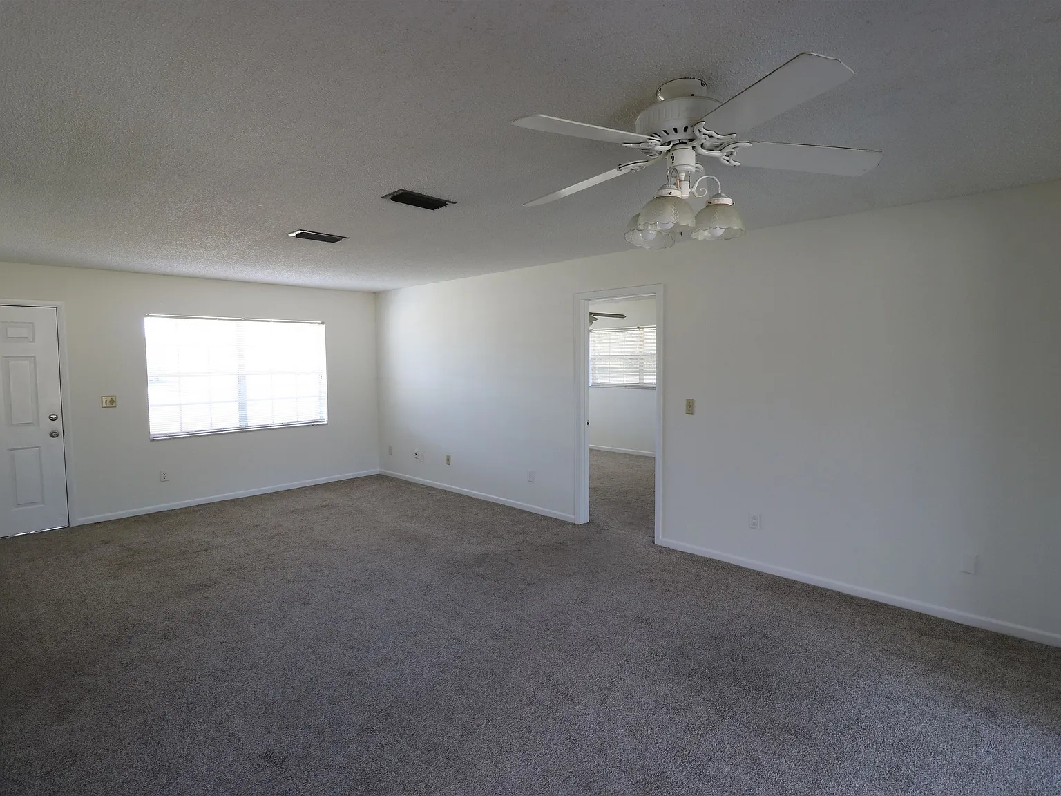 2 bed, 2.0 bath, 1036 sqft, $1,875 — Photo 3