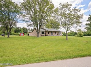 360 Pumpkin Rd, Shepherdsville, KY 40165