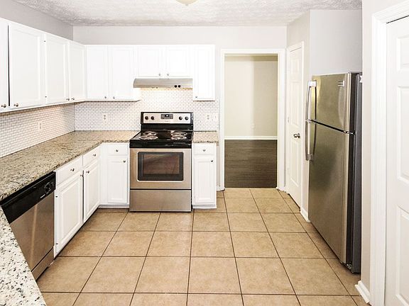 5th image of 2710 Trotters Pointe Dr