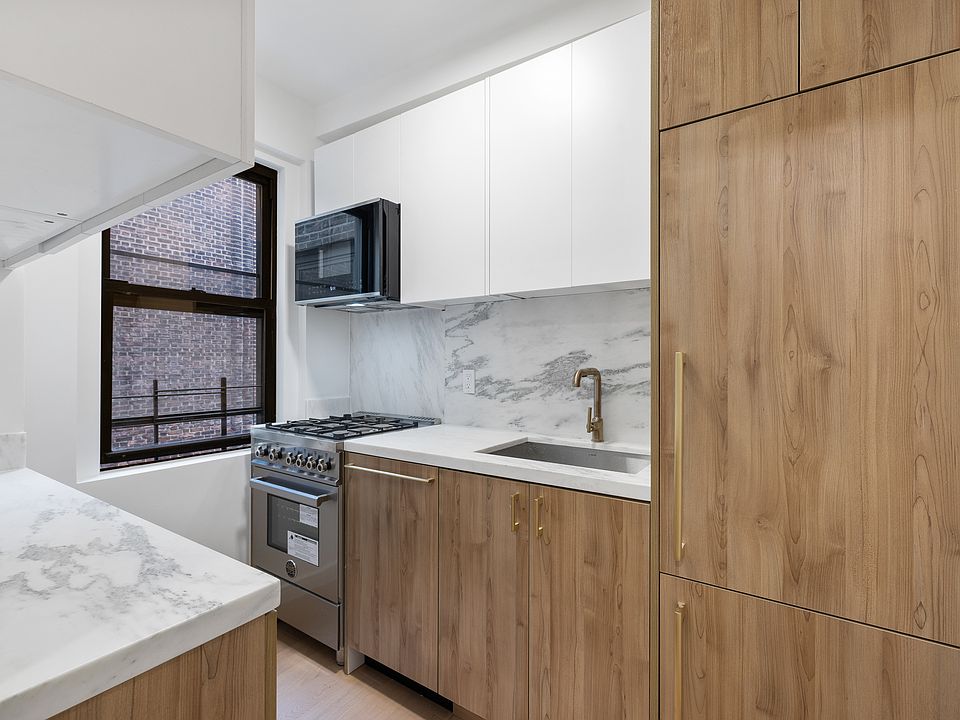 2nd image of 231 E 76th St APT 6C