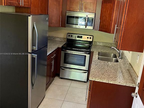 4th image of 15741 NE 15th Pl