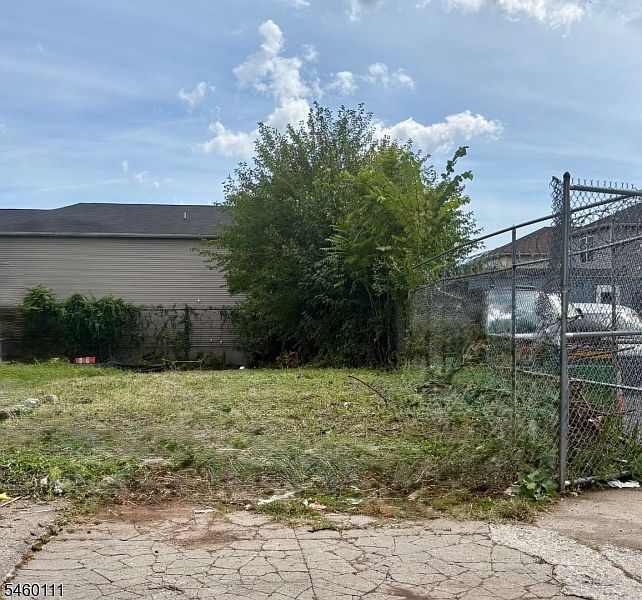 2nd image of 146 Elizabeth Ave