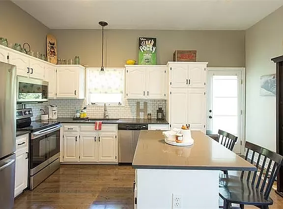 3 bed, 1543 sqft, $2,525 — Photo 1