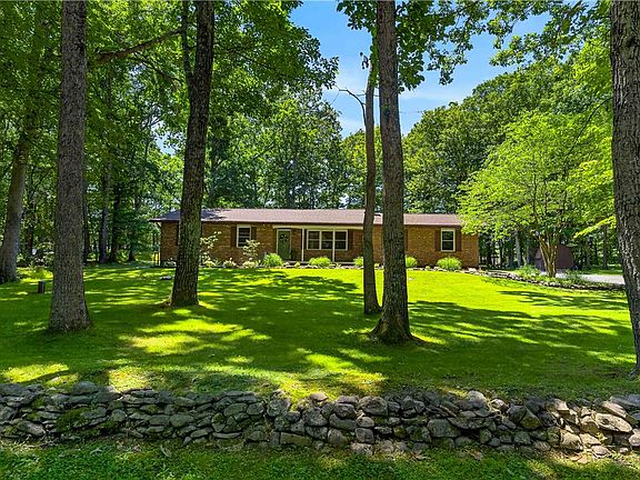 2nd image of 400 Ridge Cir