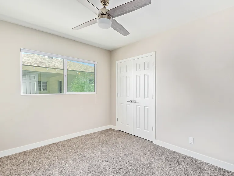 2136 W Village Dr — Photo 33