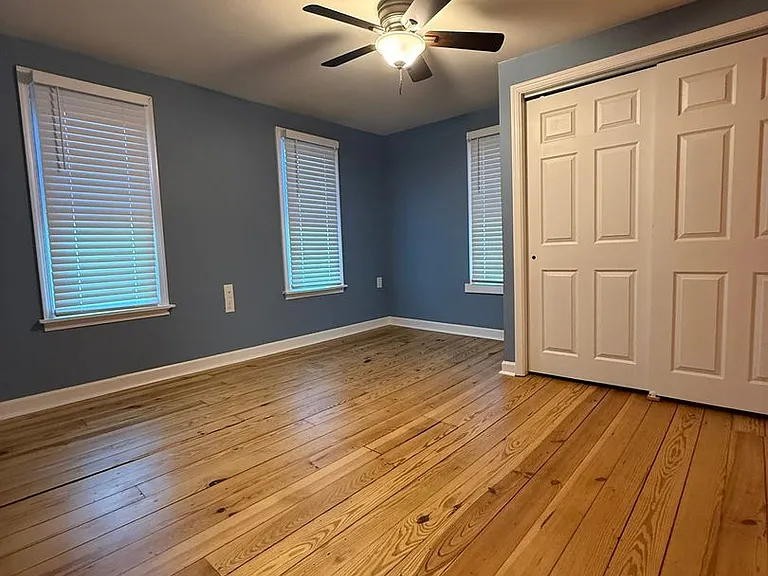 960 Maple St — Photo 18