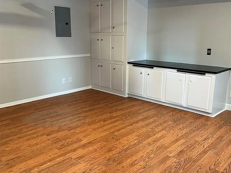 3512 Dodge St — Photo 2