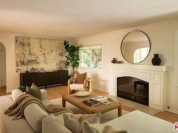 3rd image of 3931 Woodcliff Rd