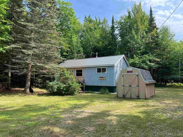 22471 E Martin Ave, Grand Marais, MI 49839