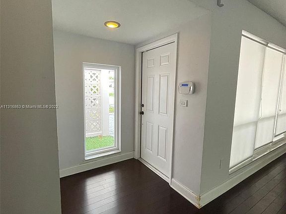 4th image of 5320 SW 89th Ave #532
