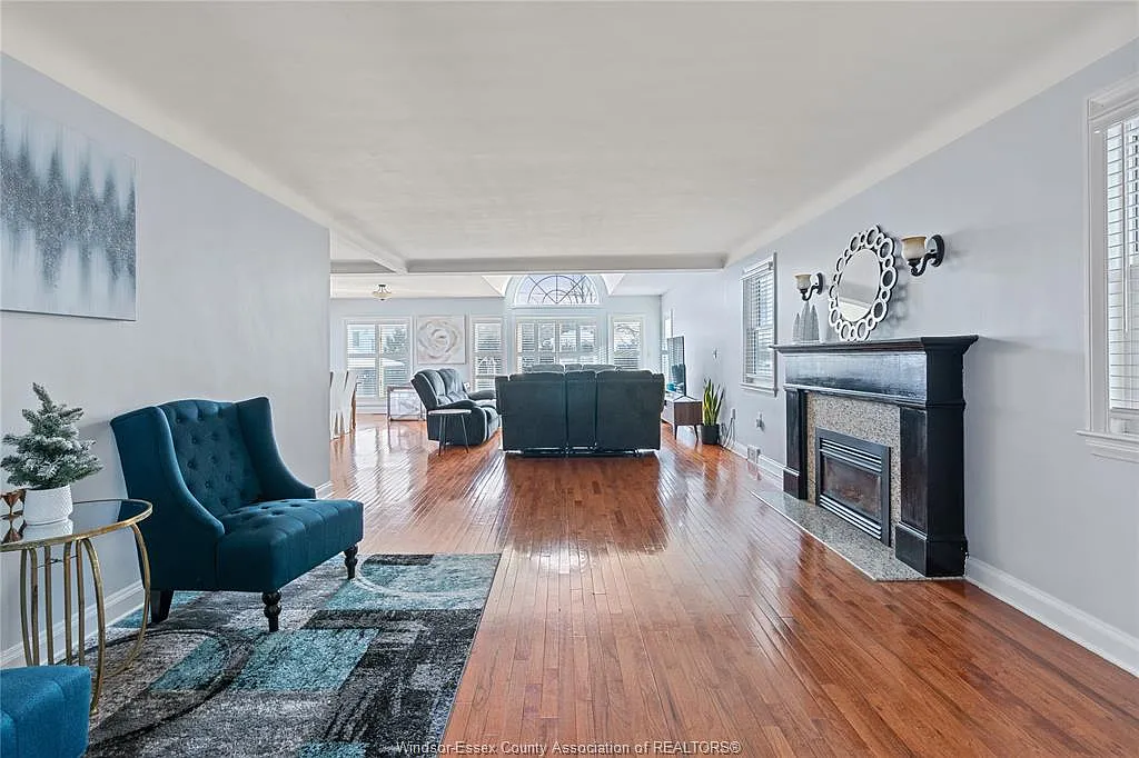 4 bed, 2.5 bath, $2,750 — Photo 4