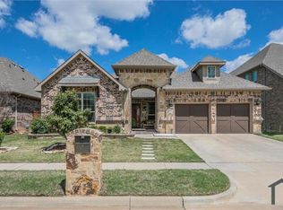 2819 Diamond Ridge Dr, Arlington, TX 76001