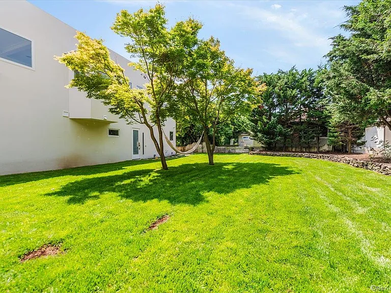 2105 Bay Blvd — Photo 27