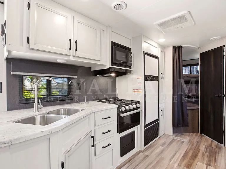 1640 Daniels Dr #C — Photo 7