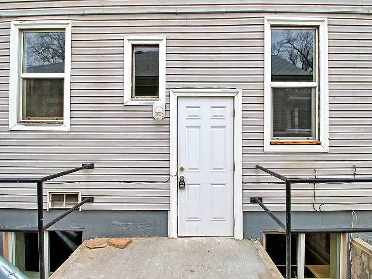 915 Grand Ave #BASEMENT — Photo 11