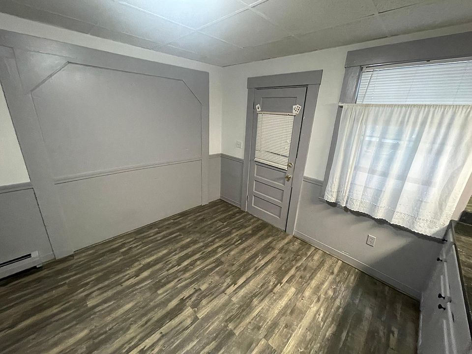 133 High St Somersworth, NH, 03878 Apartments for Rent Zillow