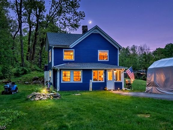 2nd image of 42 Kanouse Rd