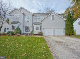3 Camelot Ct, Mount Laurel, NJ 08054