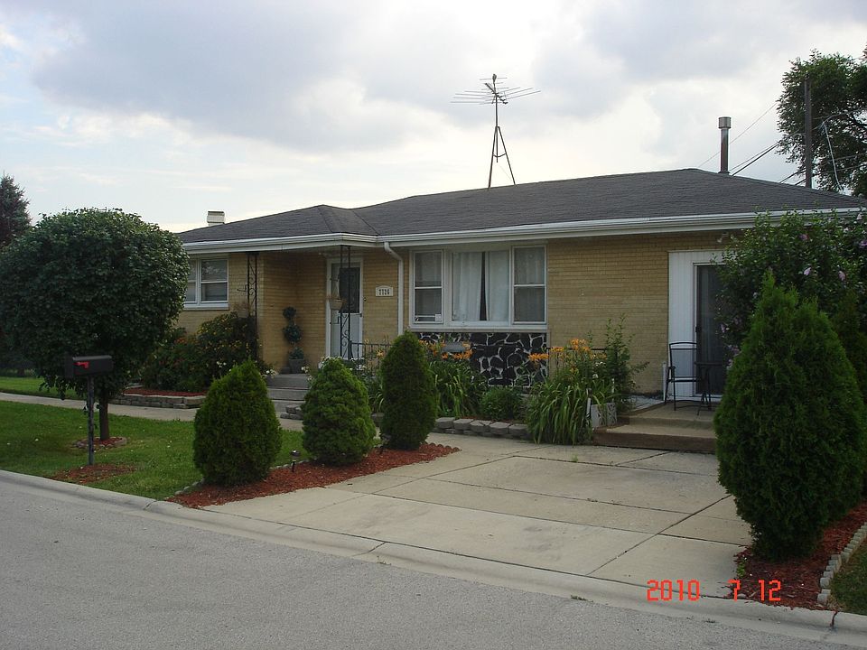 1st image of 7726 Lockwood Ave