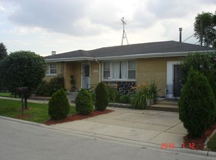 7726 Lockwood Ave, Burbank, IL 60459