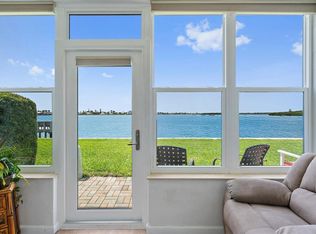 250 126th Ave APT 108, Treasure Island, FL 33706