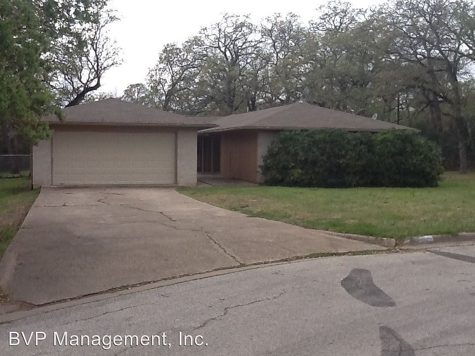 1st image of 1402 Tara Ct