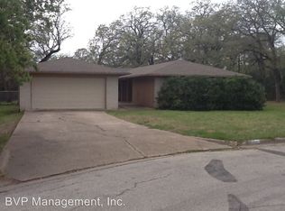 1402 Tara Ct, College Station, TX 77840