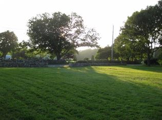 872 Division Rd, Dartmouth, MA 02748