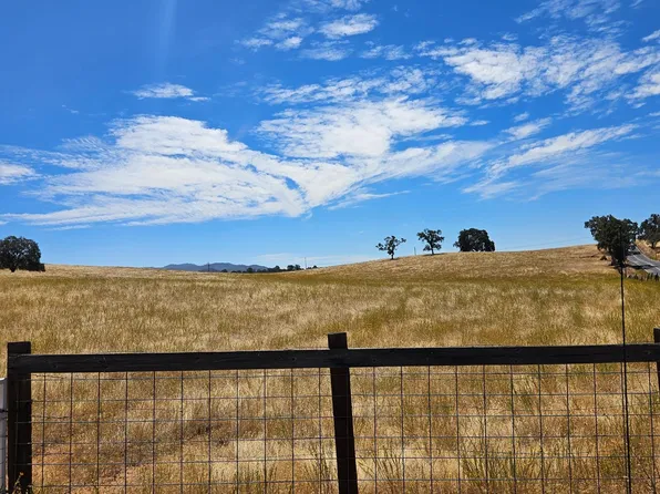 58 S Petersburg Rd, Valley Springs, CA 95252
