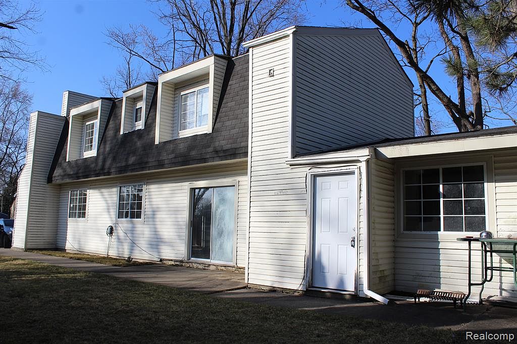 1039 Monica Pl, Waterford, MI 48327 | Zillow