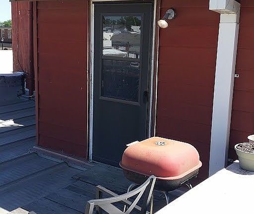 3rd image of 112 N Lawler St APT 1