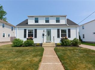 402 Vine St, Pawtucket, RI 02861