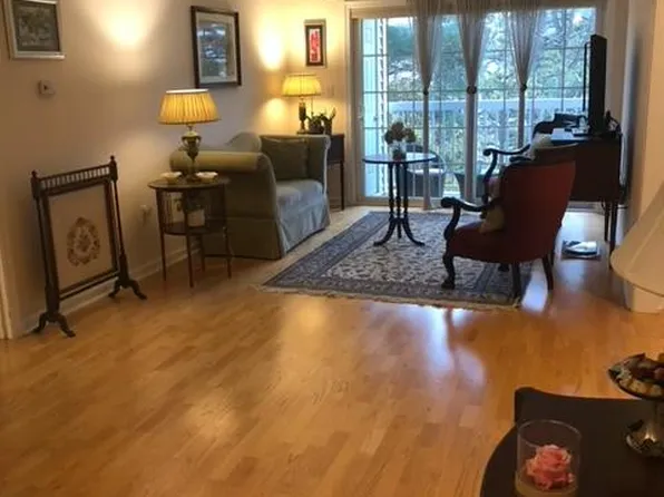 107 Clocktower Dr Unit 3, Waltham, MA 02452
