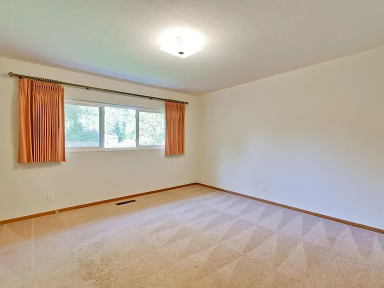 130 S Avalon Dr — Photo 42