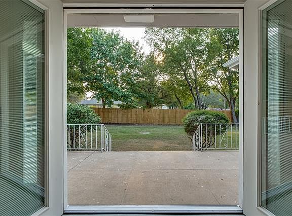 4th image of 521 N McKown Ave