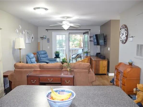 7104 W Friendly Ave Unit 105, Greensboro, NC 27410